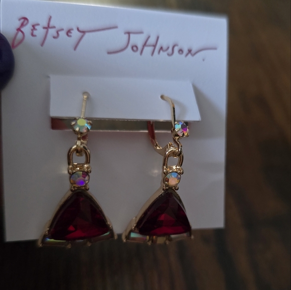 Betsey Johnson Santa Hat Drop Earrings! NWT! - Picture 6 of 11